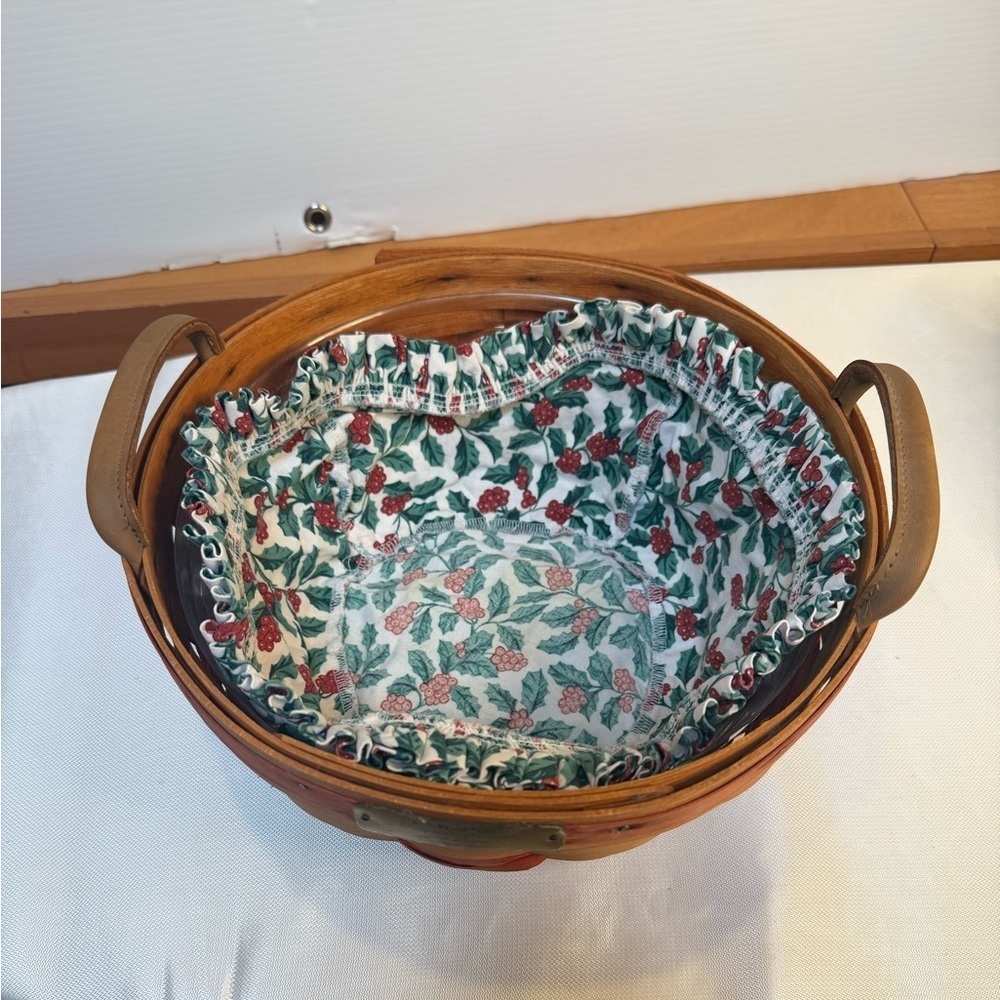 Longaberger Hand-Woven Basket with PLASTIC insert and Floral Liner 1999